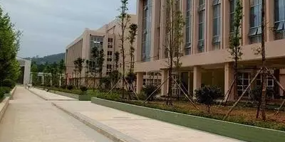 <b>四川省巴中市機械工業(yè)學校</b>